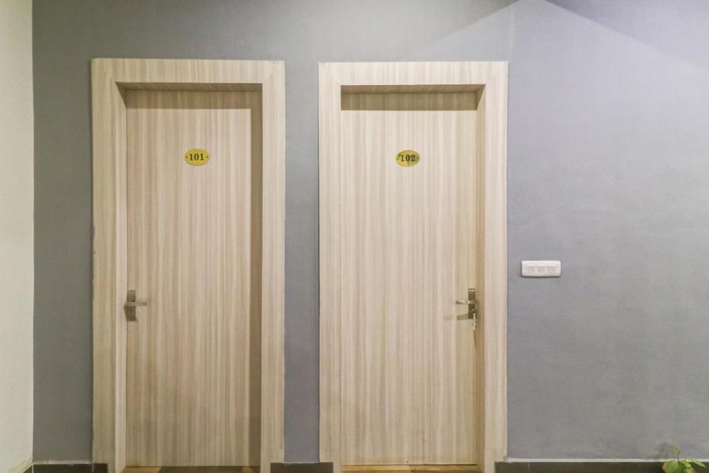 Гуруграм: OYO Townhouse 513 Hotel Skylight Near Medanta Hospital