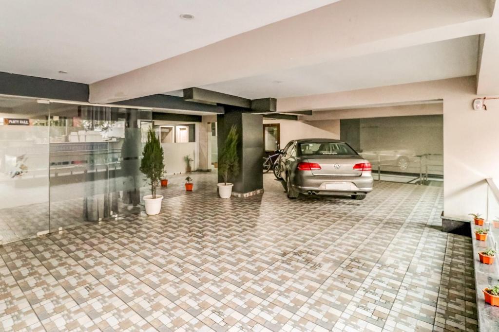 Гуруграм: OYO Townhouse 513 Hotel Skylight Near Medanta Hospital