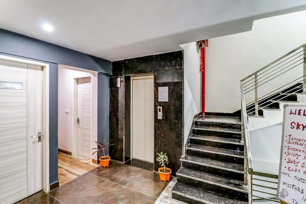 Гуруграм: OYO Townhouse 513 Hotel Skylight Near Medanta Hospital