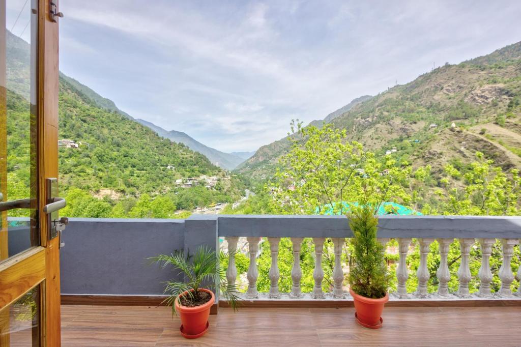Банджар: Doris Mountain Cabins Tirthan