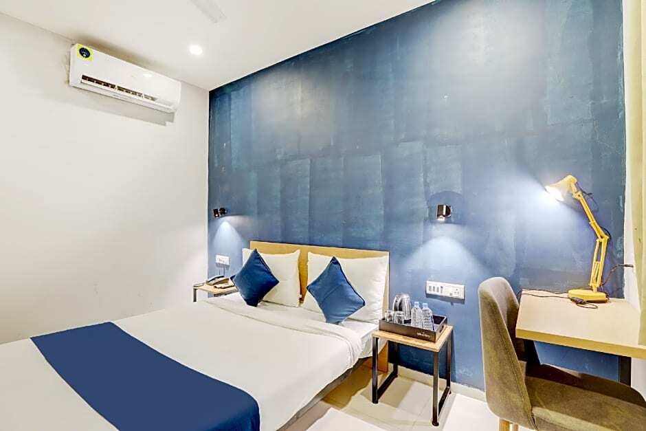 Вадодара: OYO SilverKey 80945 Ace Hotel