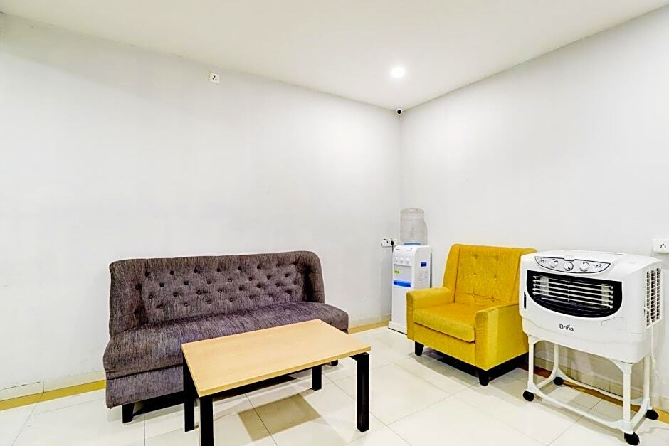 Вадодара: OYO SilverKey 80945 Ace Hotel