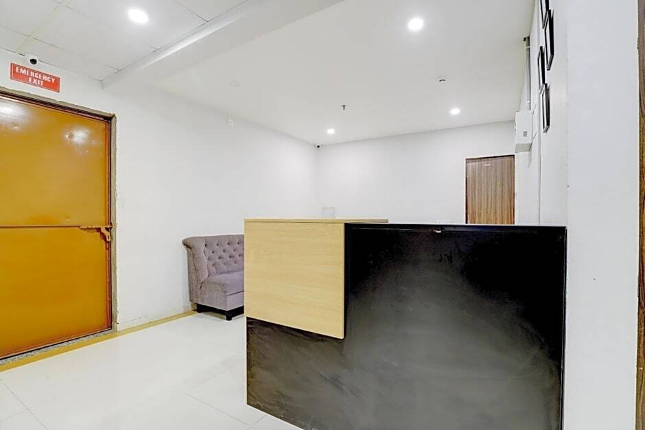Вадодара: OYO SilverKey 80945 Ace Hotel