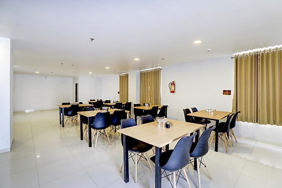 Вадодара: OYO SilverKey 80945 Ace Hotel