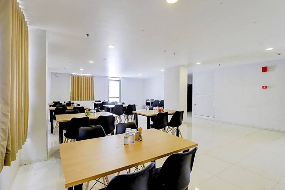 Вадодара: OYO SilverKey 80945 Ace Hotel