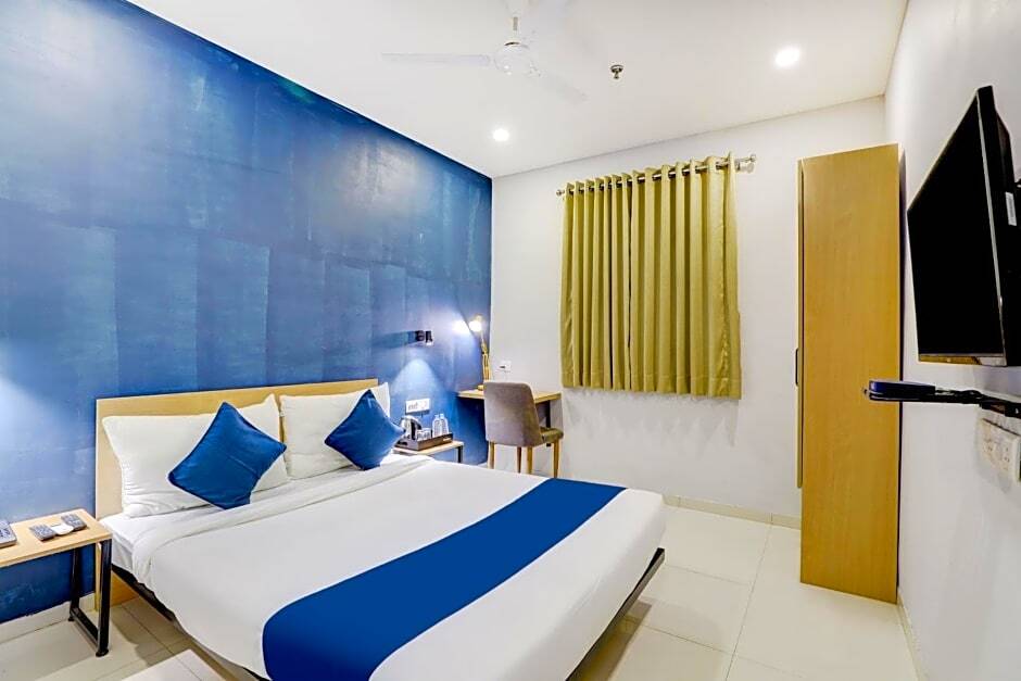Вадодара: OYO SilverKey 80945 Ace Hotel