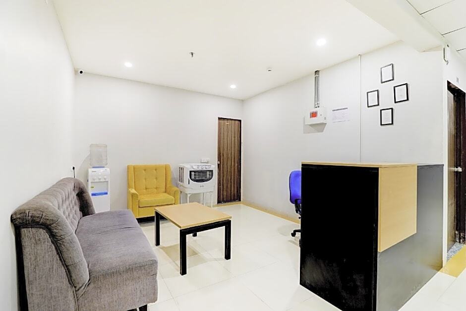 Вадодара: OYO SilverKey 80945 Ace Hotel