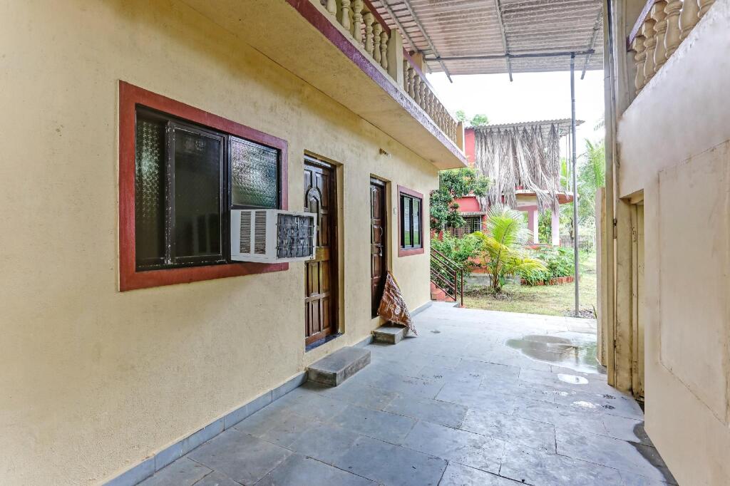 Алибаг: OYO 81439 Vishranti Kashid Beach Resort