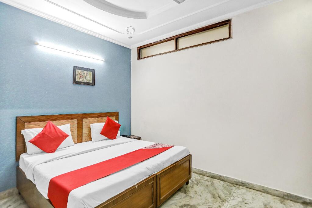 Нойда: OYO Flagship 83746 Hotel Cozy Stays