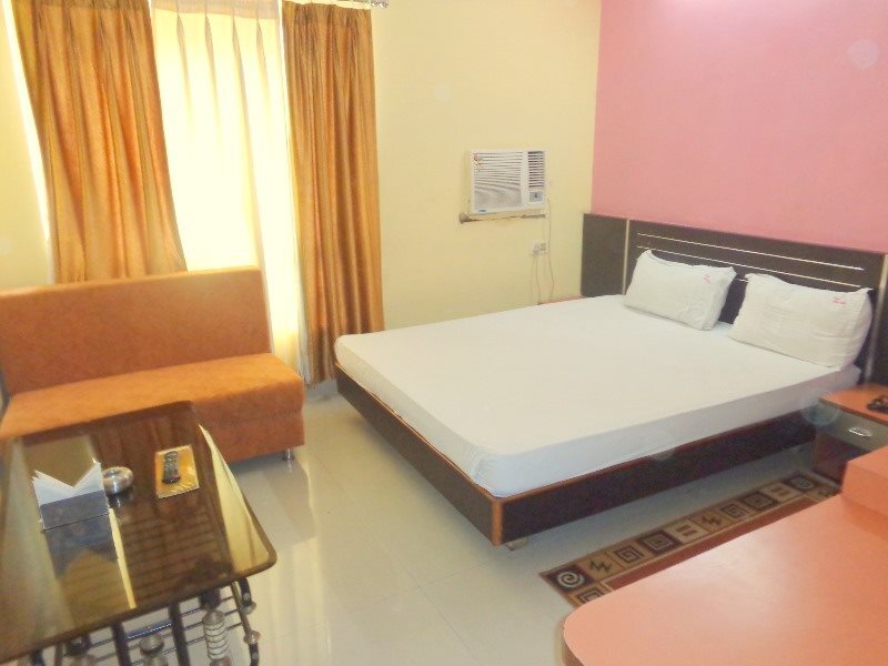 Бхопал: OYO 27866 Hotel Gud Stay