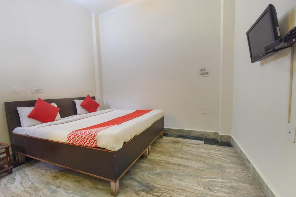 Дехрадун: OYO 29221 Hotel Shree Laxmi Palace