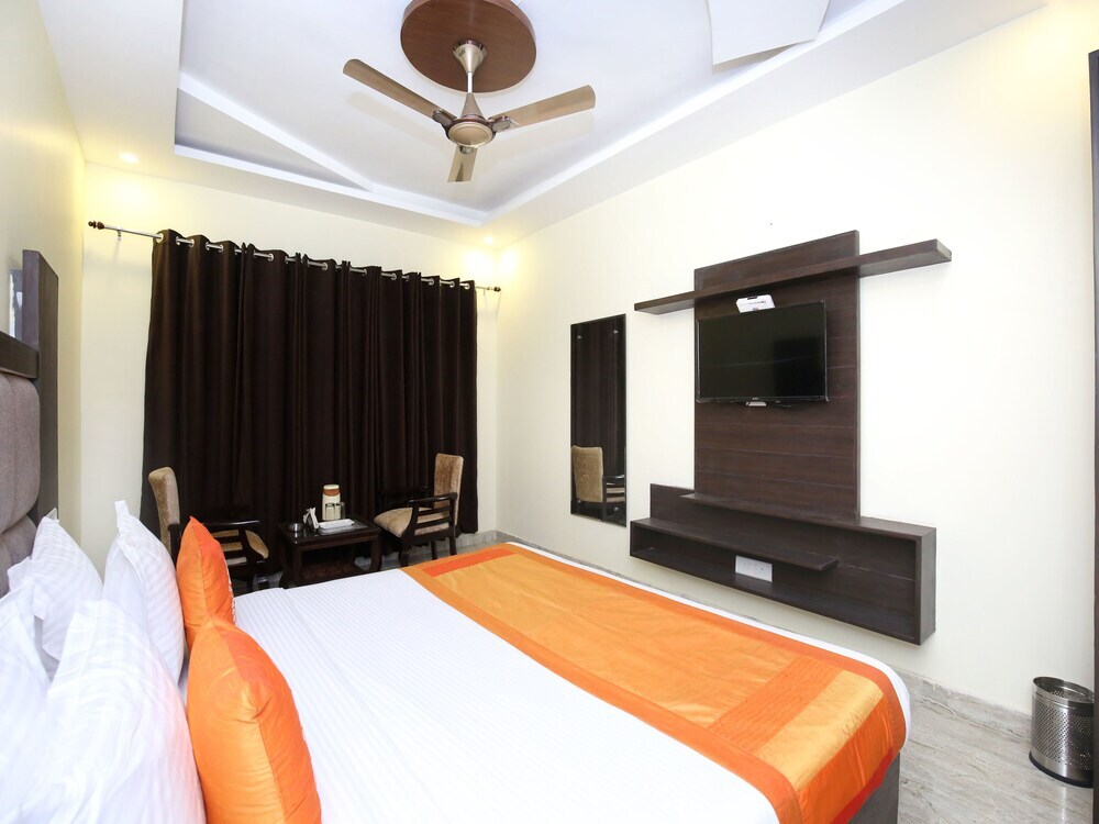 Чандигарх: Capital O 322 Hotel Royal