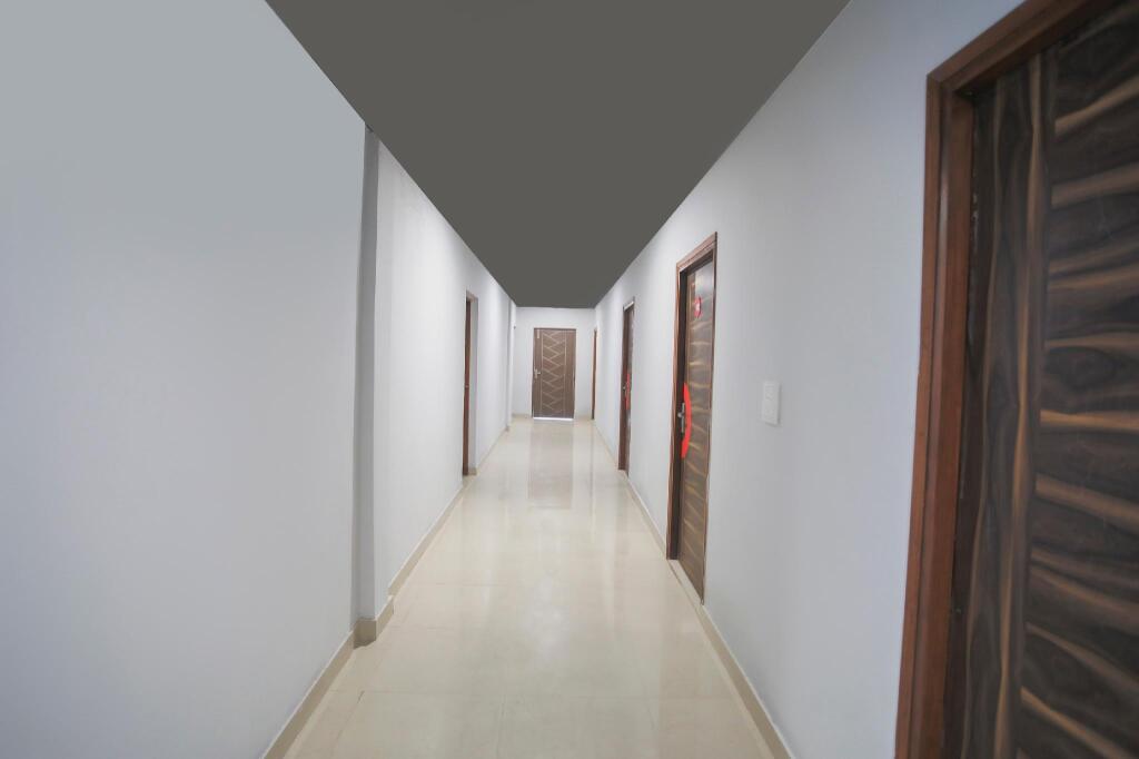 Большая Нойда: OYO Townhouse 589 Hotel Diamond View