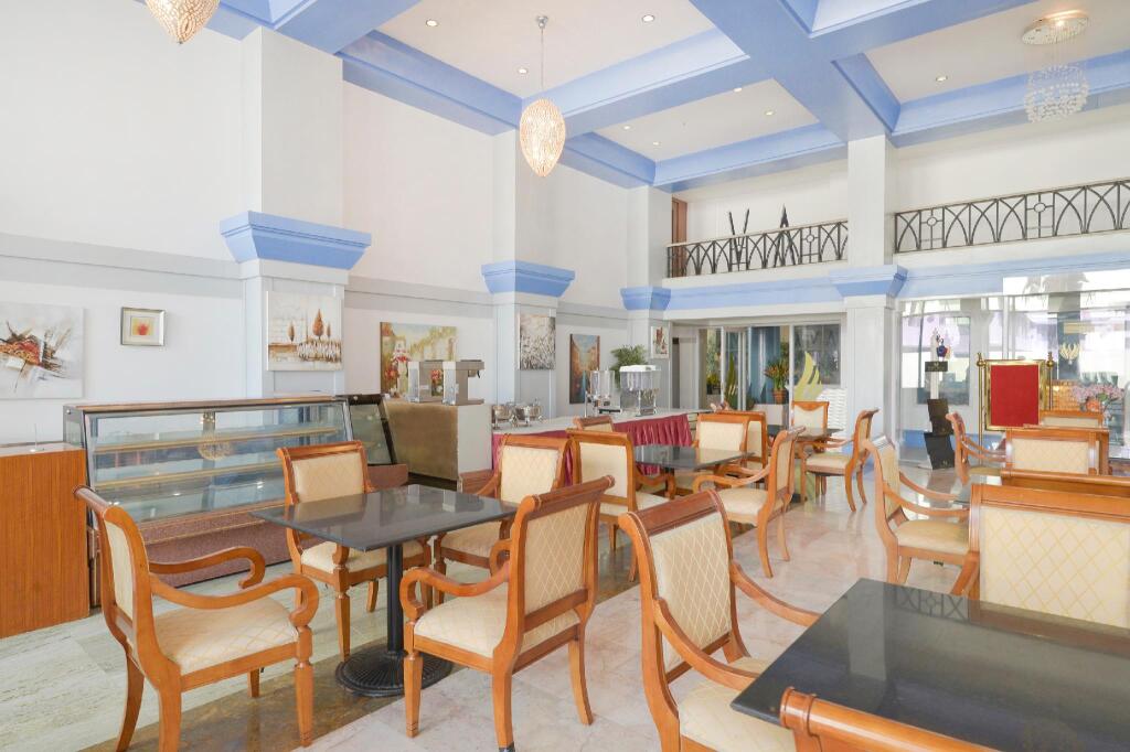 Мумбаи: Capital O 44161 Royal Palms Hotel - Lily Collection