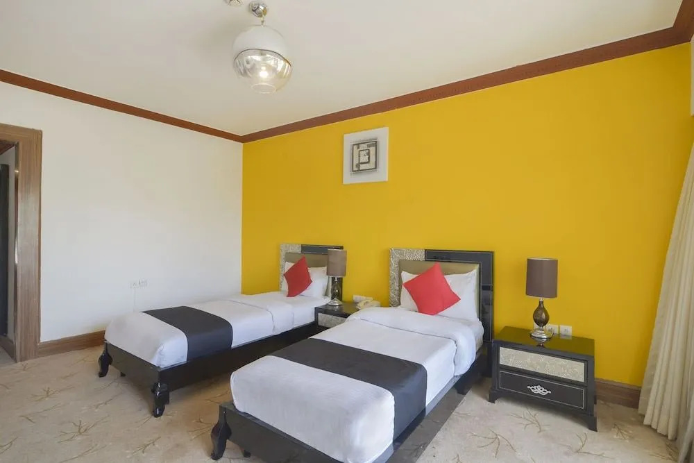 Мумбаи: Capital O 44161 Royal Palms Hotel - Lily Collection
