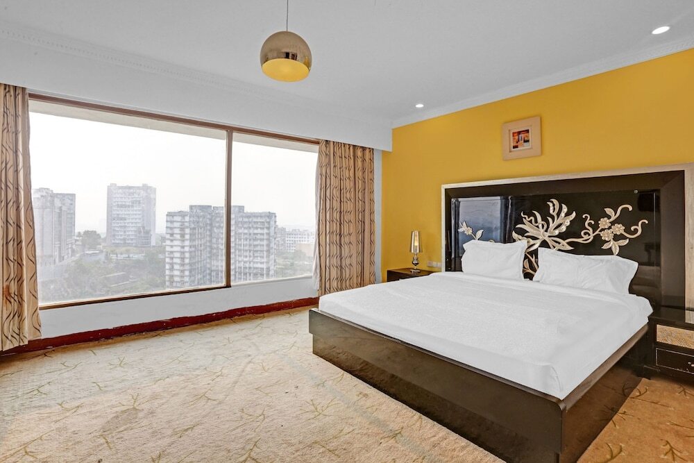 Мумбаи: Capital O 44161 Royal Palms Hotel - Lily Collection