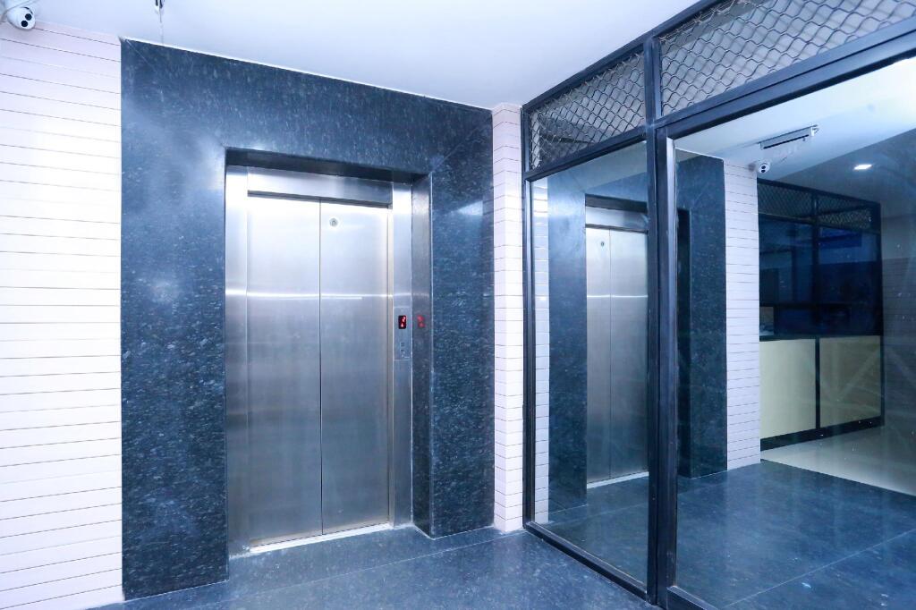 Котамангалам: OYO 10220 Chaithanya Complex