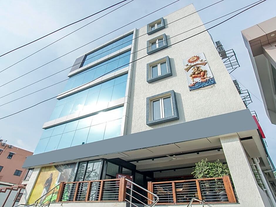 Бангалор: Super OYO Capital O 3 Square Near Sri Amruth Chithra Mandira