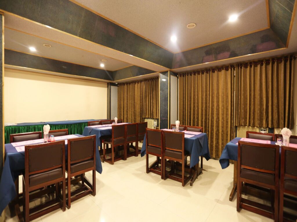 Гувахати: Collection O 4793 Hotel President