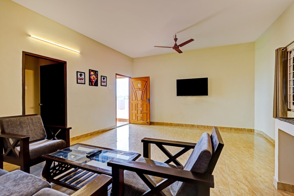 Ковелонг: OYO 78534 Fantasea Kovalam
