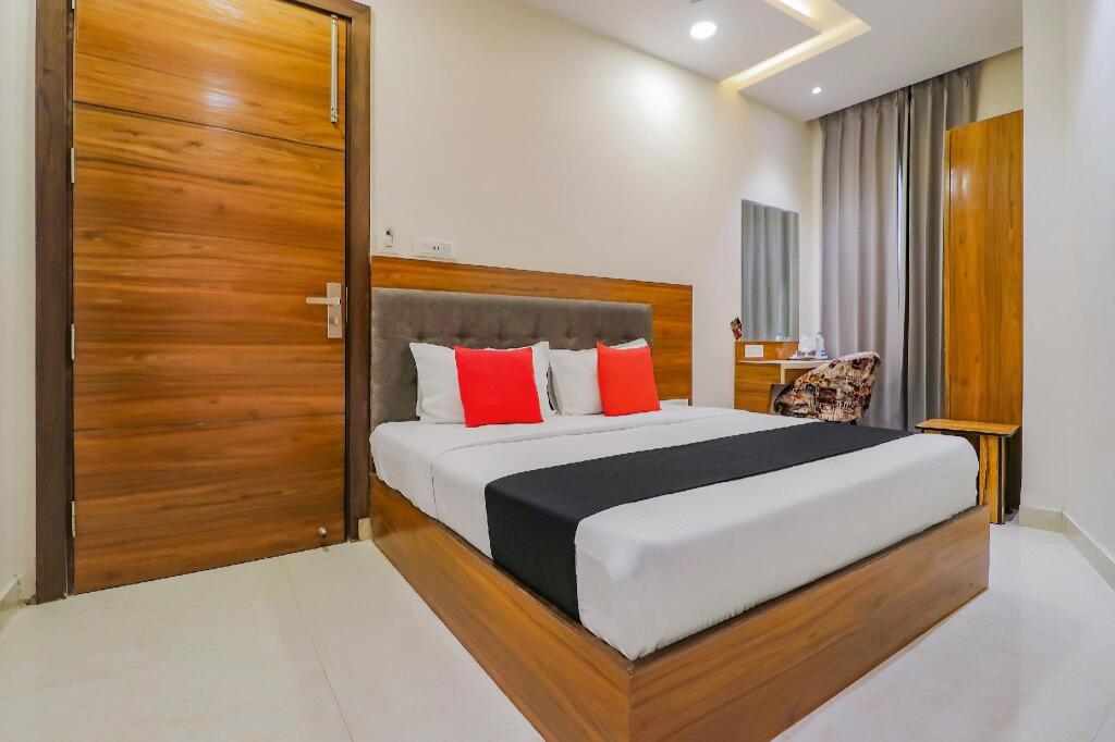Амритсар: Capital O 81450 Hotel Western Galaxy