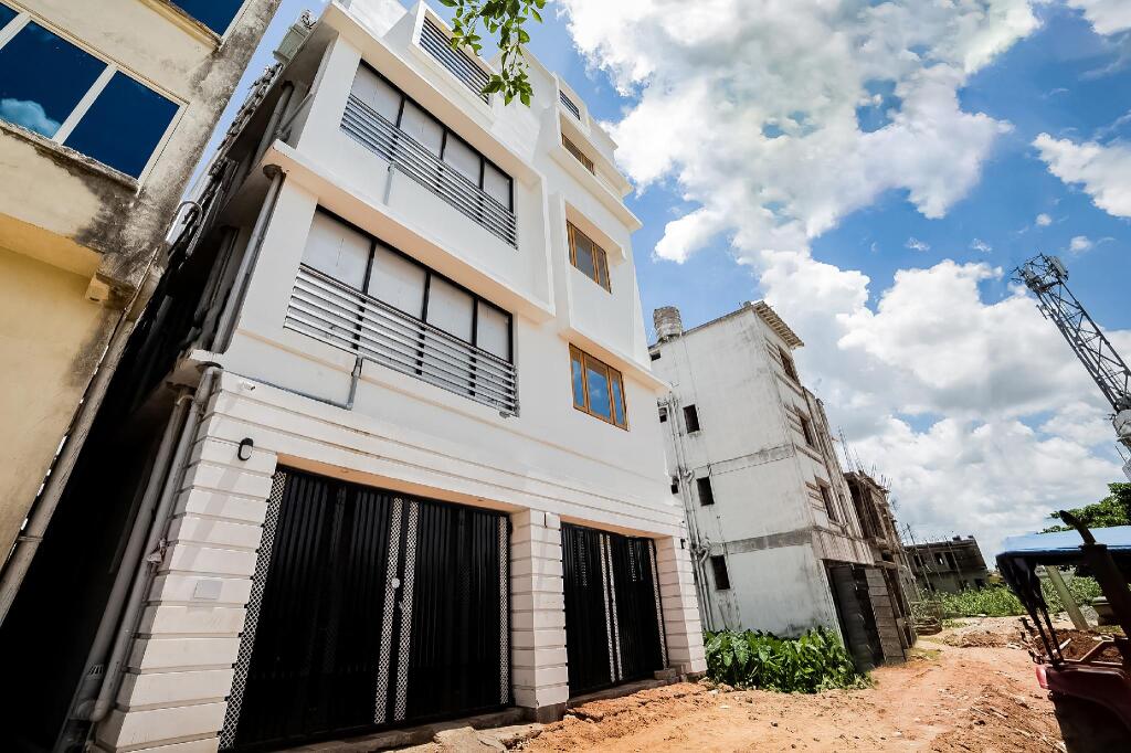 Бхубанешвар: OYO 79206 Khan Basera near ITER College