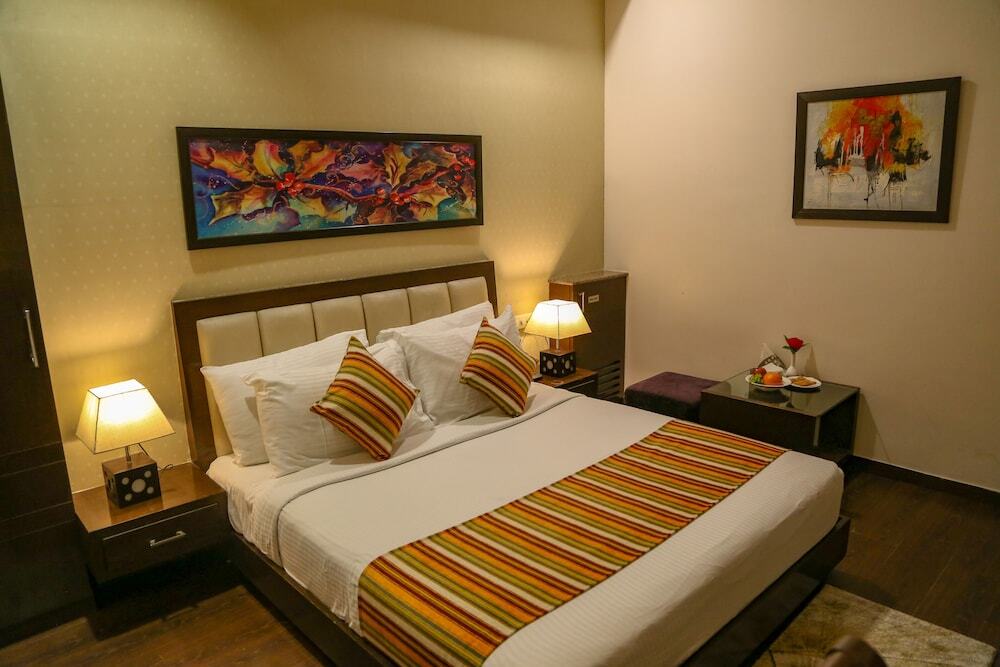 Амритсар: Four Leaf Hotels Amritsar