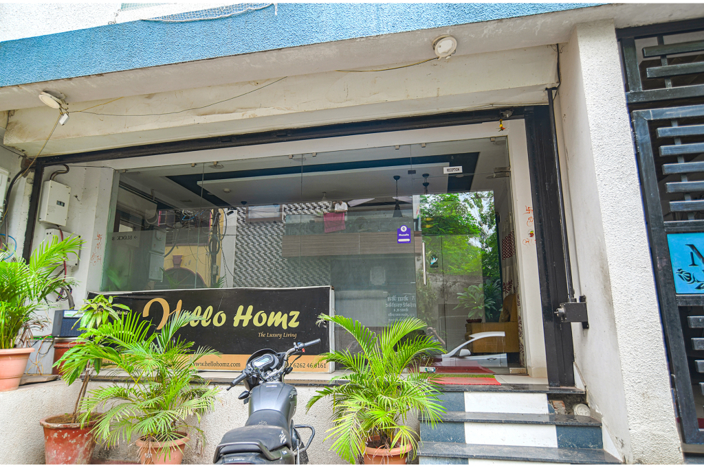 Индаур: FabExpress Hello Homz Bengali Square
