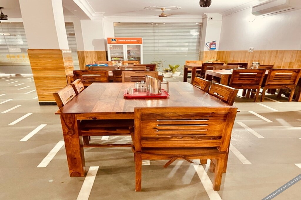 Большая Нойда: Capital O 80703 Kanha Guest House