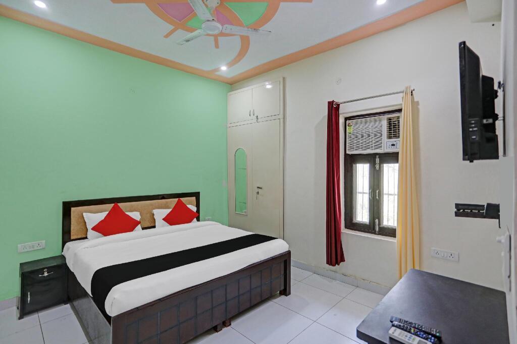 Большая Нойда: Capital O 81196 Friends Zone The Guest House