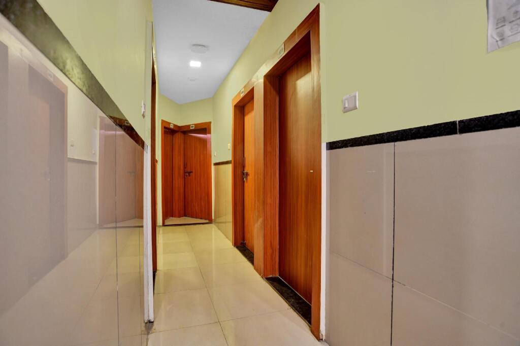 Индаур: Collection O 83296 Hotel Sr Palace