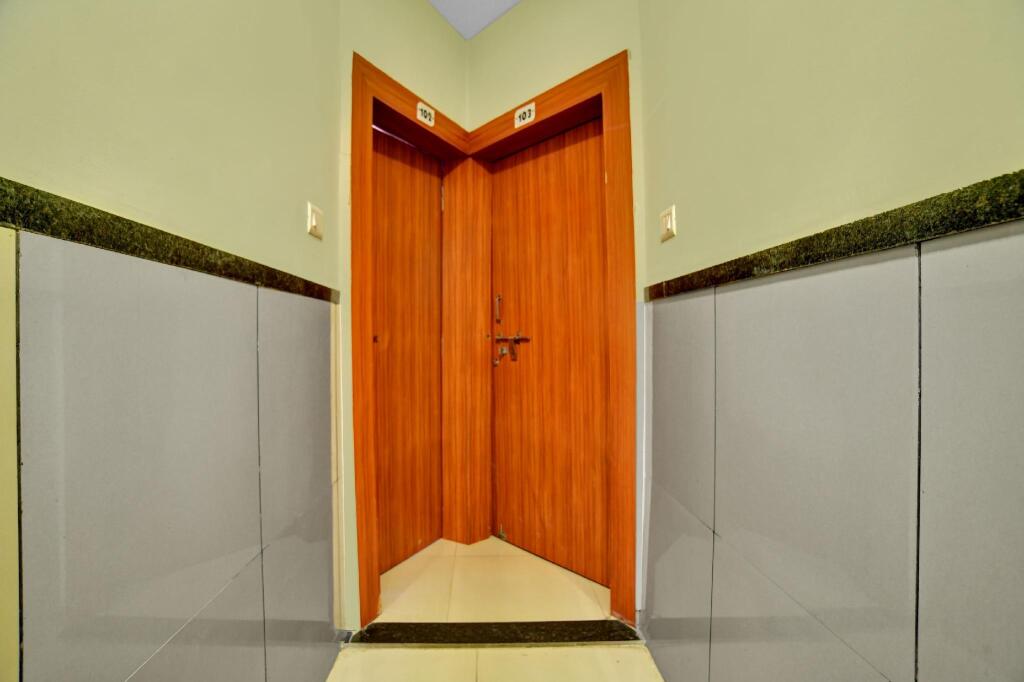 Индаур: Collection O 83296 Hotel Sr Palace
