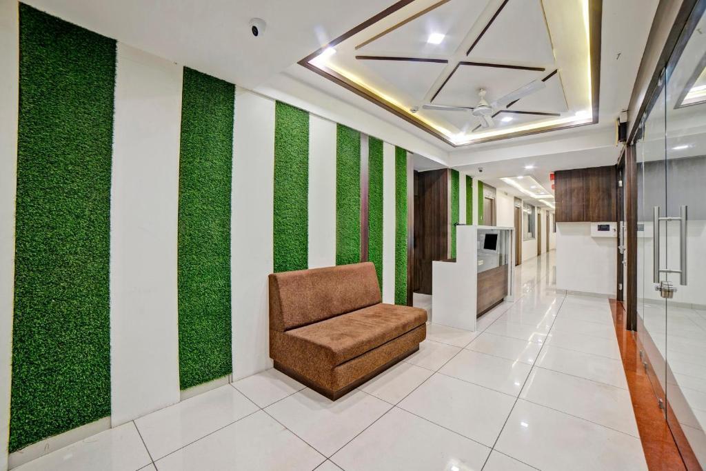 Вадодара: OYO Townhouse 724 Hotel Tulip