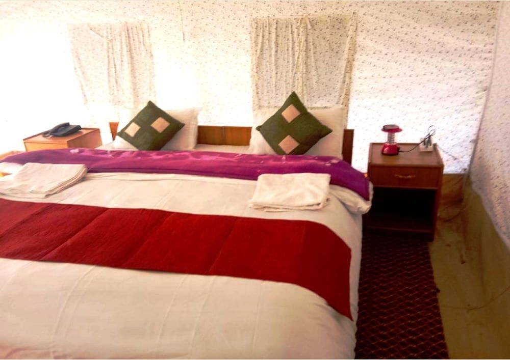 Хундер: TIH Magpie Camp