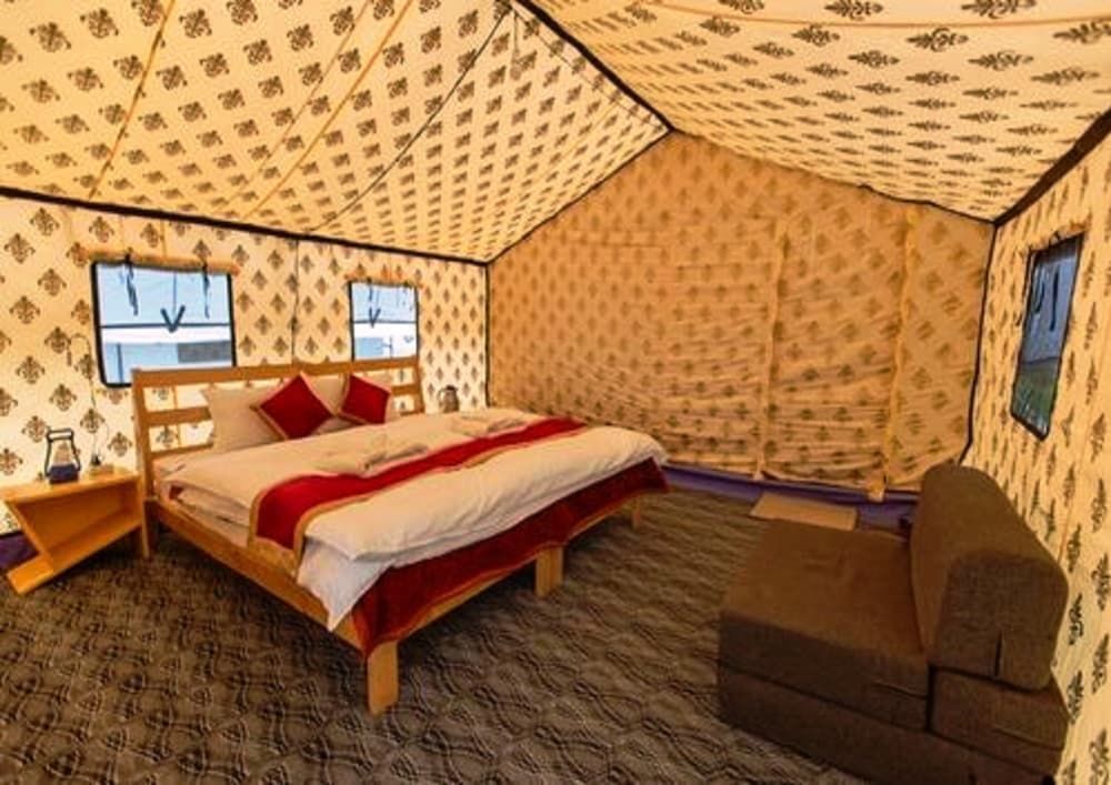 Хундер: TIH Magpie Camp