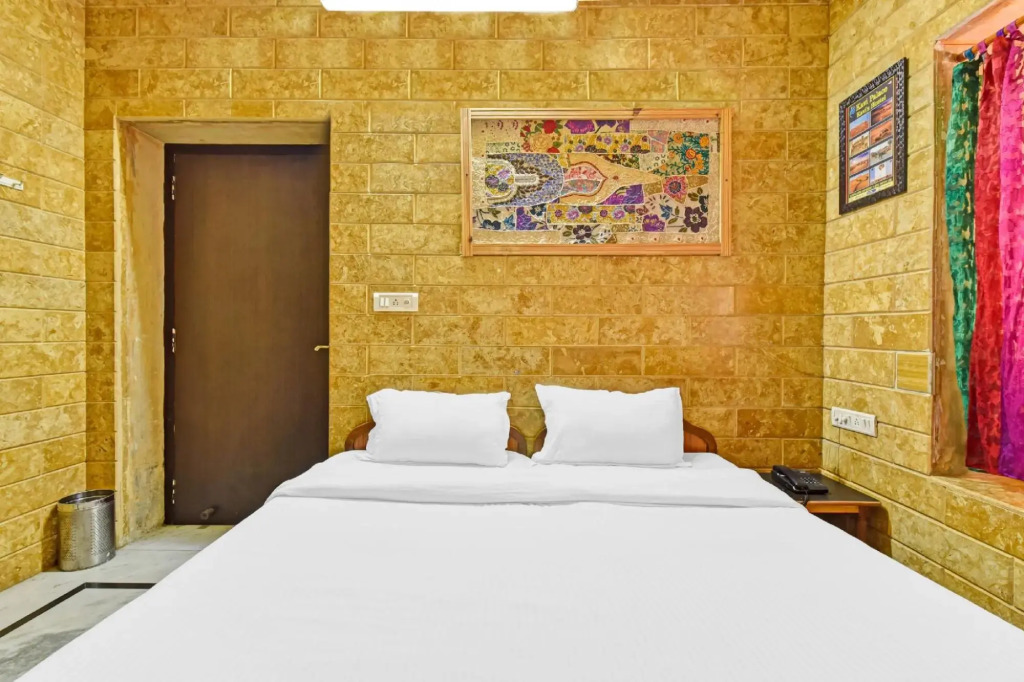 Джайсалмер: Capital O 85541 Hotel Crown Villa