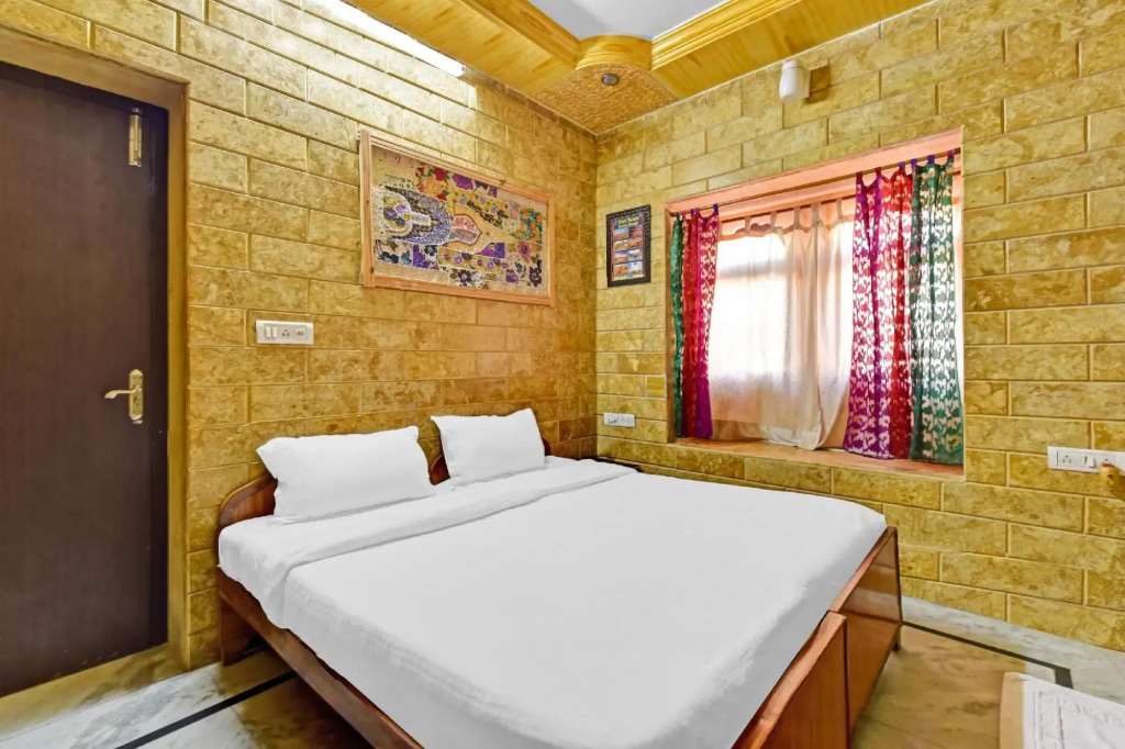 Джайсалмер: Capital O 85541 Hotel Crown Villa