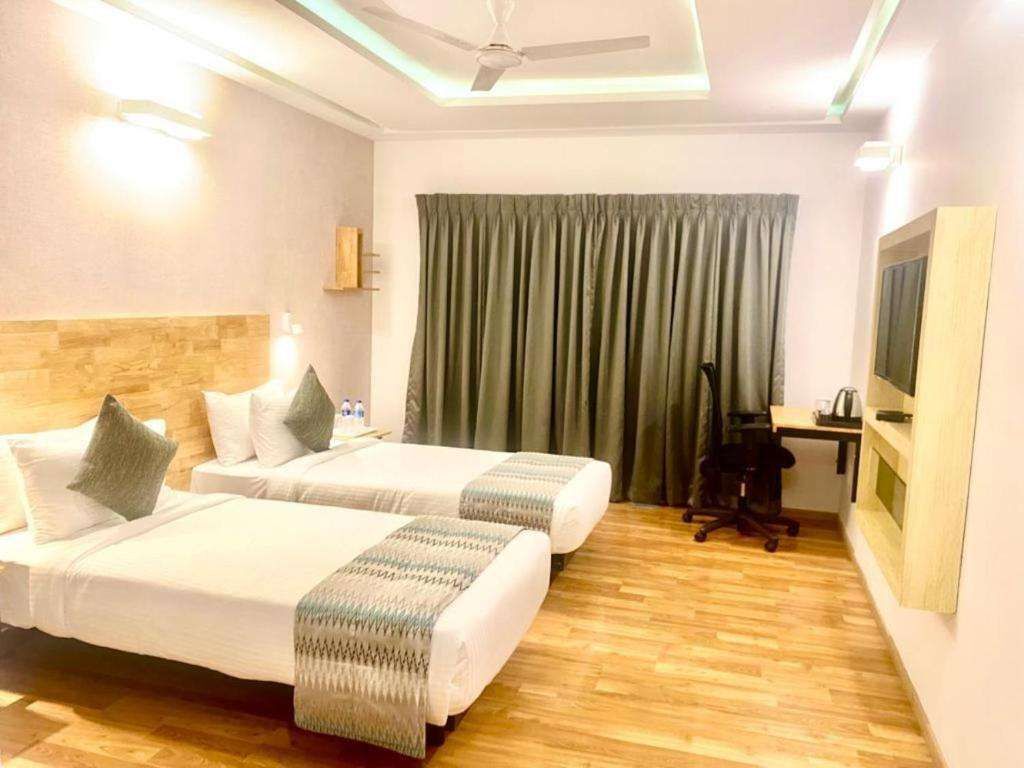 Бангалор: Click Hotel DBR