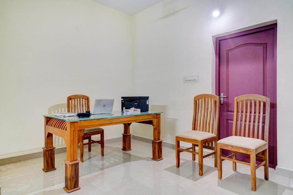 Эрамаллур: OYO 86248 Shalom Palace
