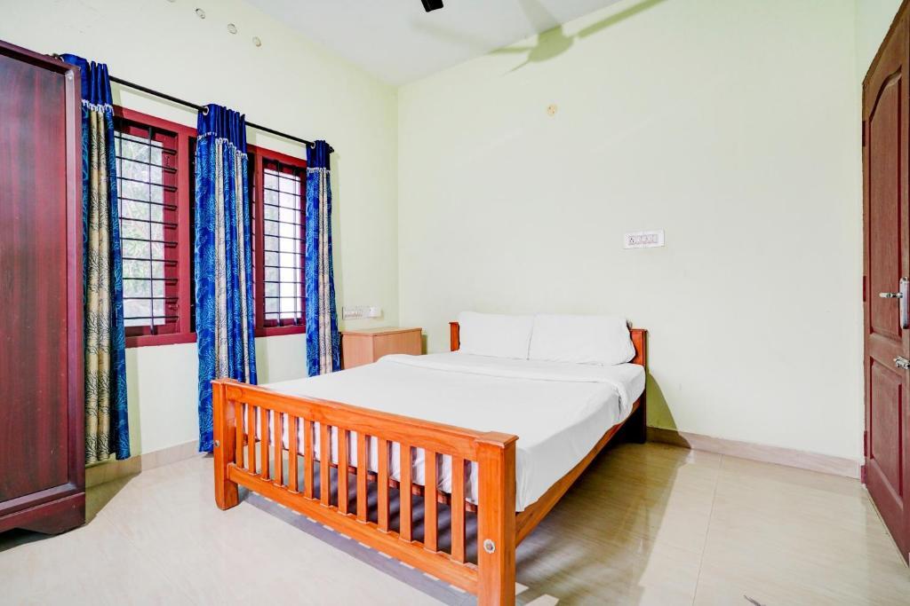 Эрамаллур: OYO 86248 Shalom Palace