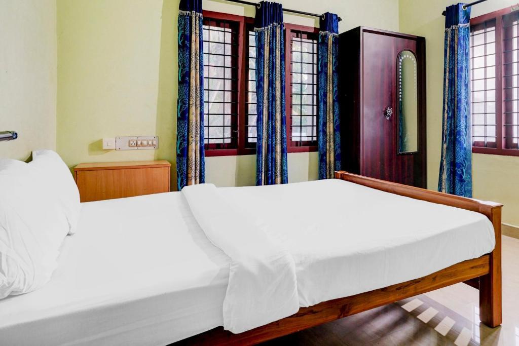 Эрамаллур: OYO 86248 Shalom Palace