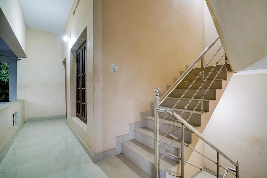 Эрамаллур: OYO 86248 Shalom Palace