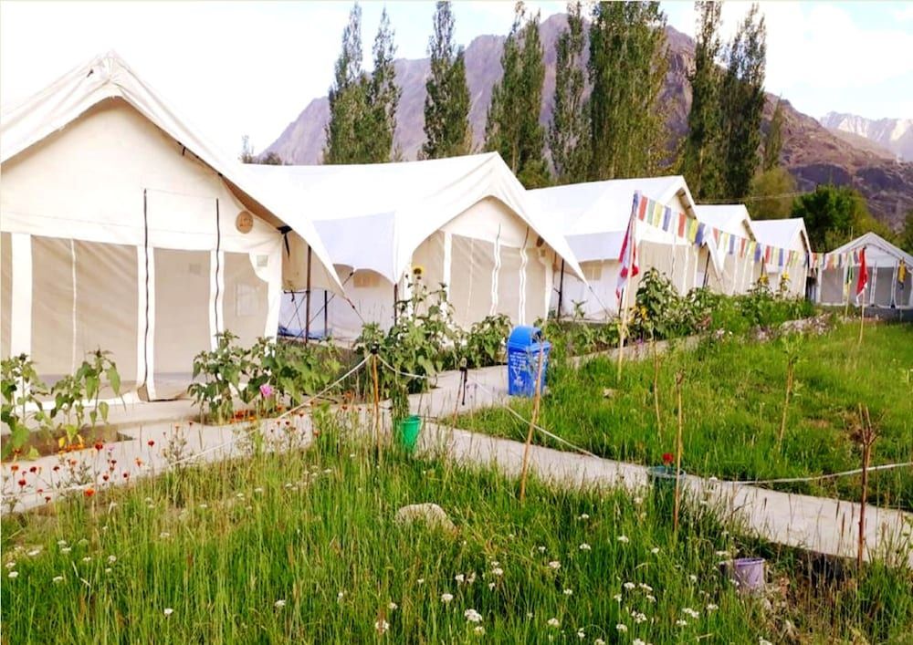 Хундер: TIH Hidden Valley Camp - Hunder