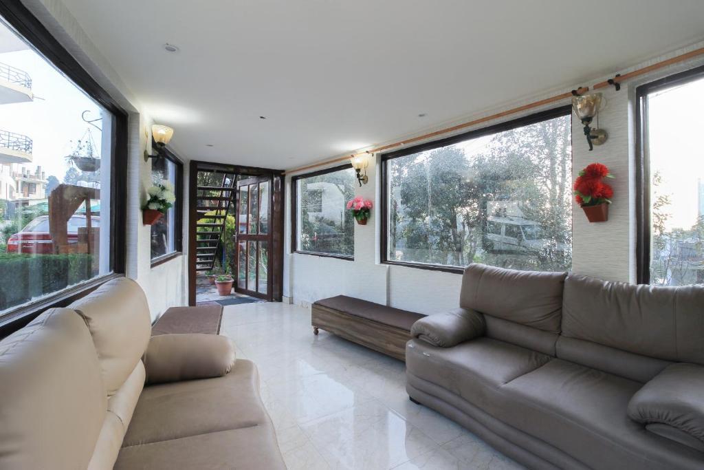 Наинитал: Collection O Nainital Himalayan Resort
