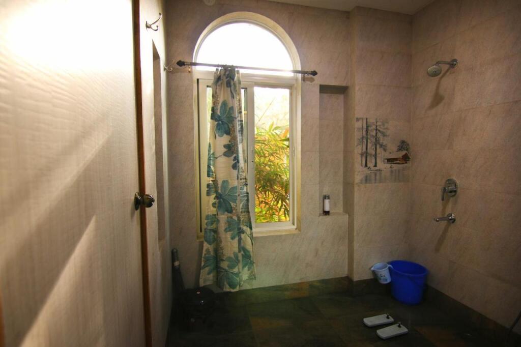 Алибаг: SaffronStays La Casa Maestro, Kashid