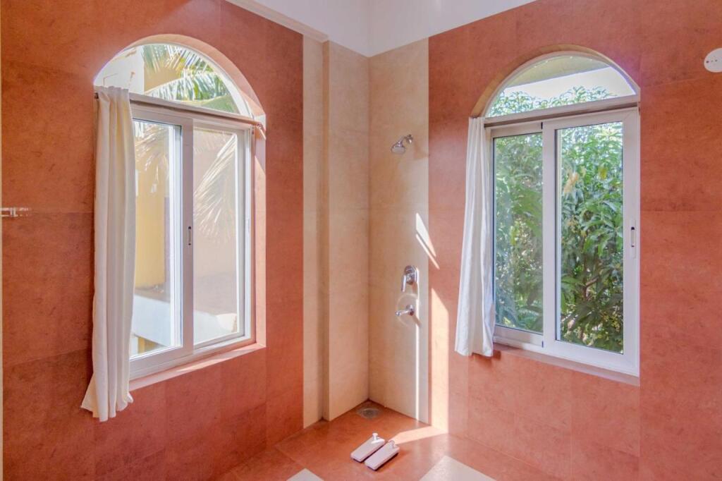 Алибаг: SaffronStays La Casa Maestro, Kashid