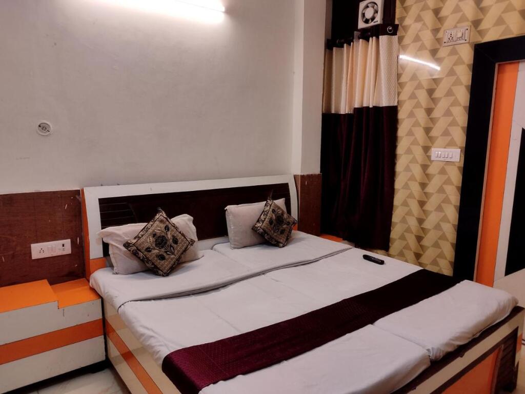 Aligarh: Shraddha Hotel