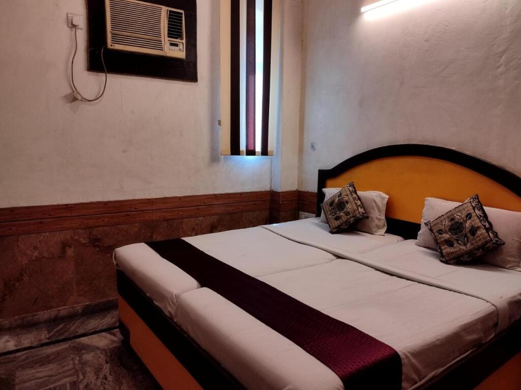 Aligarh: Shraddha Hotel