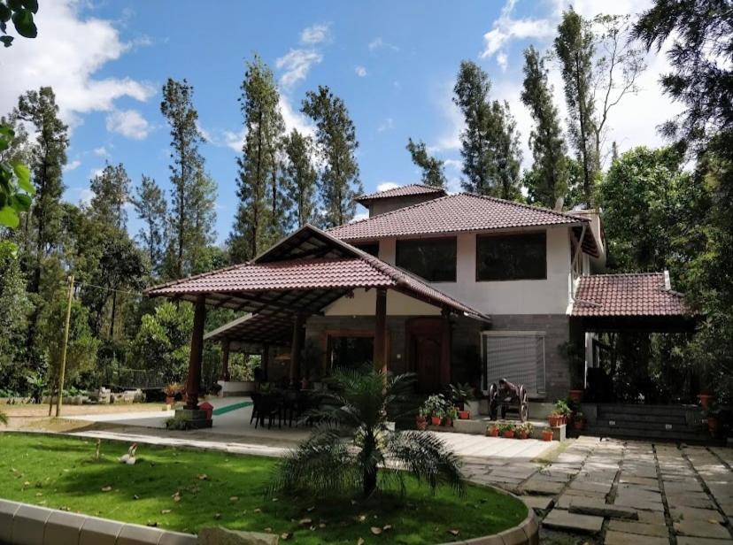 Алюр: The Coffee Castle Villa