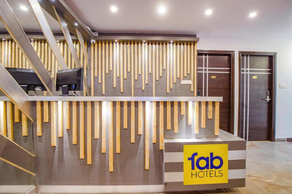Бангалор: FabHotel Athasri Inn - Nr. Bellandur Railway Station